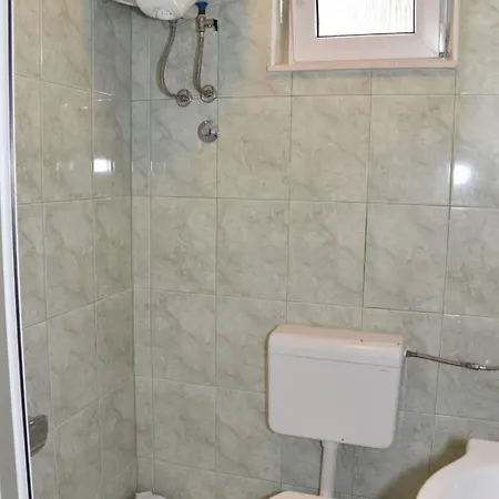 Appartement Beachfront - Vali Tkon