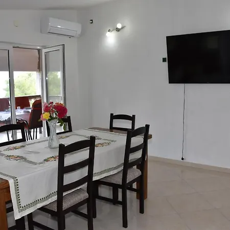 Appartement Beachfront - Vali Tkon
