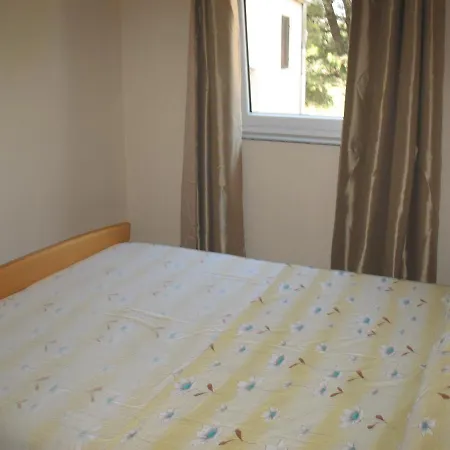 Beachfront - Vali Appartement *