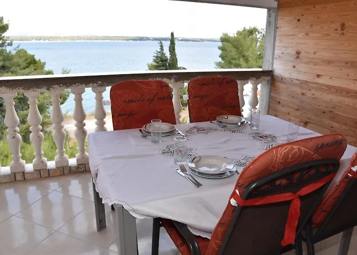 Beachfront - Vali Apartman