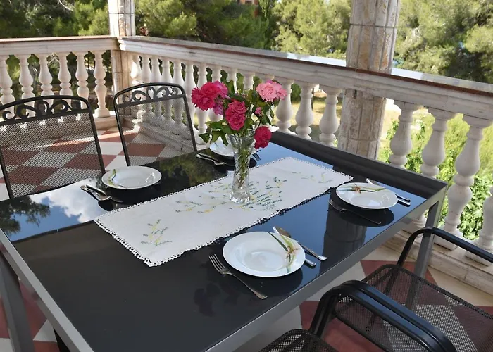 Apartman Beachfront - Vali Tkon