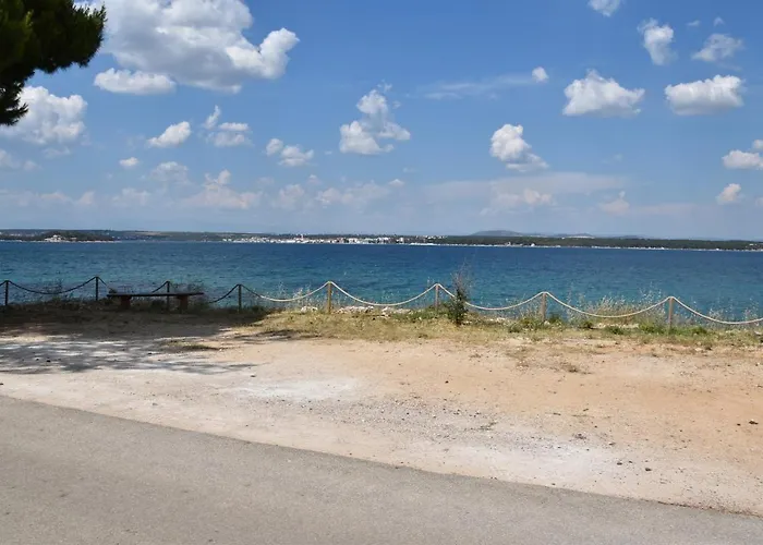 Beachfront - Vali Apartman *