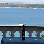 Beachfront - Vali Apartman