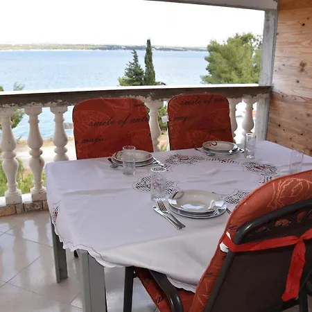 Beachfront - Vali Apartmán