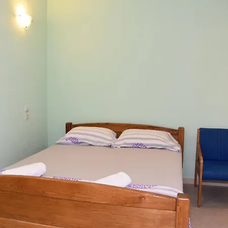 Apartment Beachfront - Vali Tkon