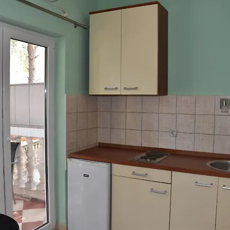 Apartment Beachfront - Vali *