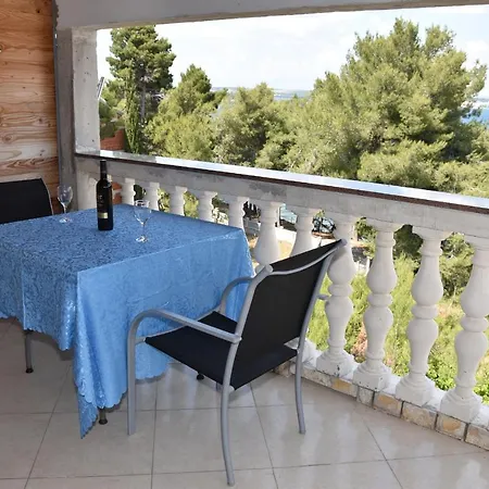 Beachfront - Vali Apartment