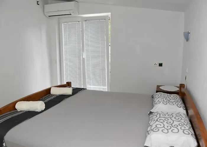 Beachfront - Vali Tkon