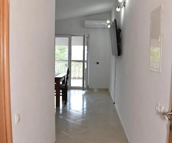 Beachfront - Vali Tkon