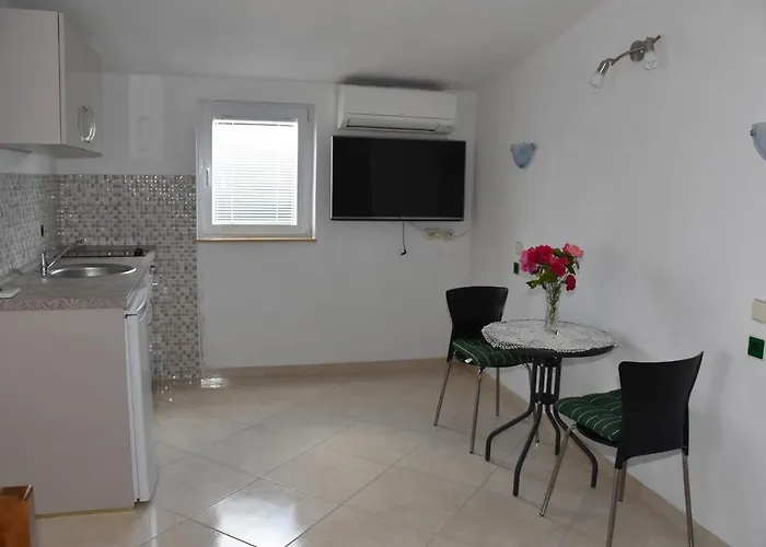 Beachfront - Vali Tkon