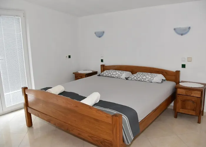 Beachfront - Vali * Tkon