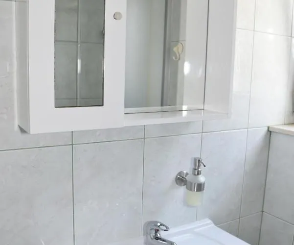 Beachfront - Vali Apartman *