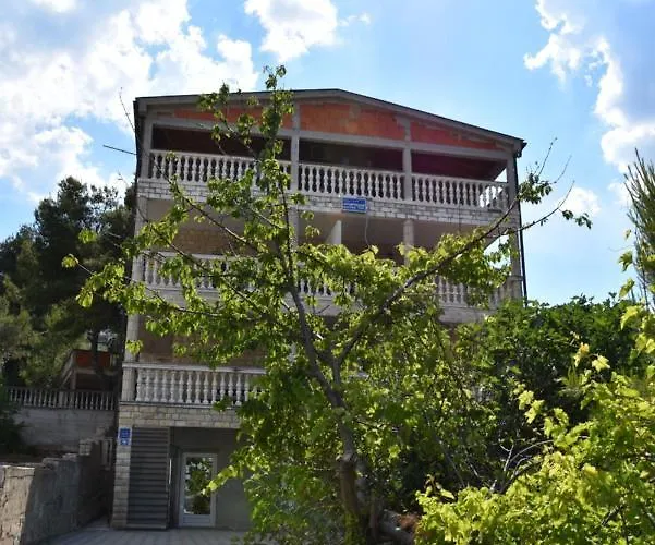 Beachfront - Vali * Tkon